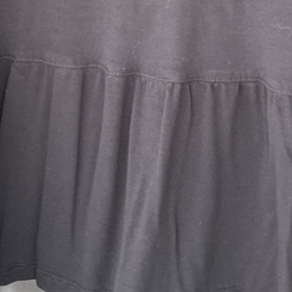 🌸4/$20🌸 Longsleeve Scoop Neck Peplum T-shirt. - Picture 3 of 6